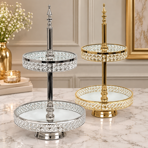 Support de service en métal à deux niveaux de luxe avec un design floral orné, finition argentée et dorée, pour gâteaux, desserts et présentation sur table - Product Image 1