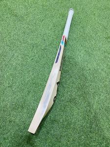 AURA ENGLISH WILLOW CRICKET BAT HANDEL CORTO - Product Image 3