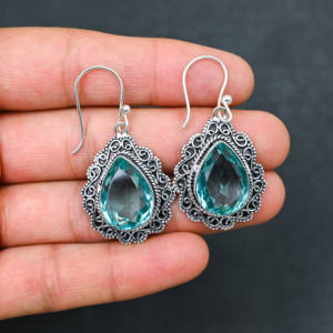 Boucles d'oreilles créoles en topaze bleue, argent 925, luxe - Product Image 2