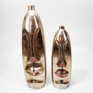 Escultura Abstracta de Aluminio de Alta Gama, Figura Moderna Hecha a Mano por Diseñadores para un Estilo Interior Elegante - Product Image 2