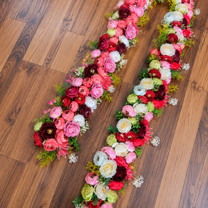 Paire de Torans Floraux Artificiels Rose Blanc Rouge avec Pompons de Perles – Décoration Moderne Écologique en Plastique pour la Maison - Product Image 4