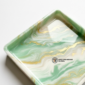 Plateau de rangement en résine motif marbre vert de luxe, fait main, avec veines dorées, plateau décoratif pour bijoux, plateau carré en résine artisanale - Product Image 4