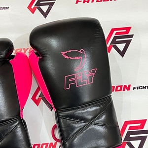 Gants de boxe personnalisés violet-noir, dernier modèle, prix de gros, pour entraînement et sparring, avec logo personnalisé sur mesure - Product Image 2