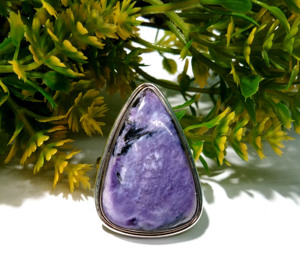 Bague en charoïte naturelle, argent sterling 925 massif, faite à la main, cabochon en forme de poire violet, style bohème, certifiée par un tiers - Product Image 5