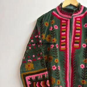 Chaqueta de algodón Suzani hecha a mano en India, chaqueta corta bordada a mano, abrigo unisex, chaqueta corta Suzani hecha a mano - Product Image 3