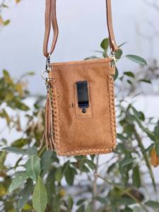 กระเป๋าหนังสลิงลายแกะสลักด้วยมือประดับด้วยหินเทอร์ควอยซ์ ขนาดเล็ก ใส่โทรศัพท์ได้  กระเป๋าถือหนังขนสัตว์  กระเป๋าคล้องมือ - Product Image 4