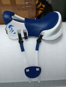 รูปภาพม้าบนอานม้าแบบอังกฤษสำหรับขี่ม้าแบบ Endurance พร้อมโครงอานทำจากไฟเบอร์หนังสังเคราะห์ ฮาร์ดแวร์ชุบนิกเกิล ดีไซน์ทนทาน - Product Image 6