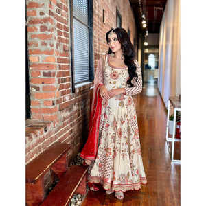 Elegantes Vestidos de Noche Verde Talla L con Parte Superior e Inferior y Dupatta, con Bordado Intenso y Trabajo de Lentejuelas y Cuentas - Product Image 1