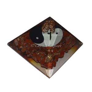 Pyramide Orgone en cornaline rouge, pyramide Yag en argent, à vendre en ligne - Product Image 1