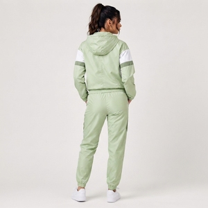 Ensemble de survêtement coupe-vent pour femme, veste et pantalon en polyester de qualité supérieure, léger et confortable, tenue de sport pour la course à pied et l'entraînement - Product Image 3