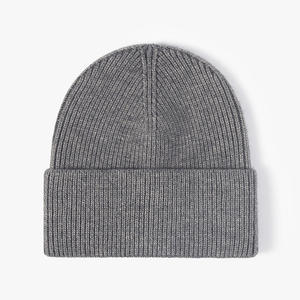 Bonnets en tricot classiques de haute qualité OEM pour hommes et femmes, bonnets épais et chauds pour l'automne et l'hiver, bonnets d'extérieur, logo personnalisé - Product Image 2
