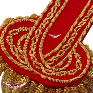 KEW Epaulettes Rojos Bordados con Hilo de Oro de Lujo, Accesorio de Estilo en Tela - Product Image 2