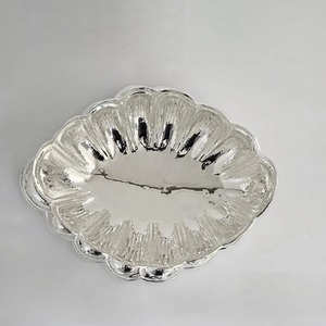 Tazón Decorativo de Metal Plateado para Postres, Ideal para la Mesa de Comedor, Exhibidor de Dulces y Chocolates para Fiestas y Celebraciones - Product Image 3