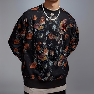 Sudadera Floral Noir de Lujo con Estampado Urbano, Diseño Moderno, Tejido de Primera Calidad, Tacto Suave - Product Image 1