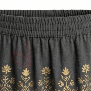 Falda midi negra estilo bohemio para mujer, corte en A, cintura elástica, estampado floral, falda larga escalonada - Product Image 4