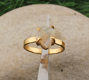Bague en argent sterling 925 plaqué or de luxe avec opale éthiopienne naturelle sertie en bélière, bijoux en pierres précieuses faits à la main pour femmes - Product Image 3