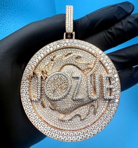 จี้เพชรโมอิสซาไนต์ VVS แบบวงกลมสั่งทำพิเศษ ประดับเพชรเต็มวง สองสี เงินแท้ 925 ชุบทอง จี้ฮิปฮอปสำหรับผู้ชาย - Product Image 2