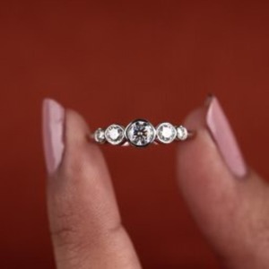 Anillo de eternidad chapado en oro macizo, con incrustaciones de circonitas redondas y marquise, anillo de aniversario de boda para mujer, joya fina - Product Image 6