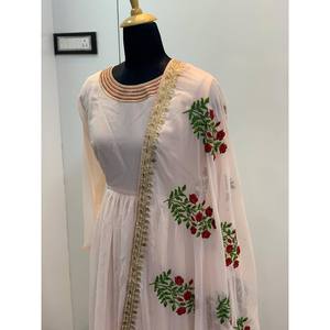 ชุดราตรีดีไซน์เนอร์สง่างามและหรูหรา dupatta ที่สวยงามสำหรับงานปาร์ตี้ - Product Image 2