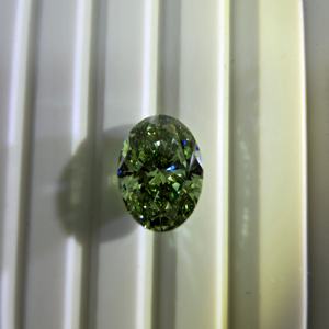 Diamant de laboratoire certifié IGI, 3,5 carats, taille ovale brillante, vert vif fantaisie, VS1, diamant non monté - Product Image 2