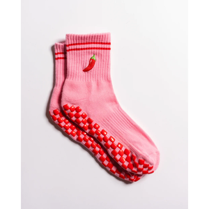 Chaussettes courtes roses avec broderie pimentée, semelle antidérapante, en mélange de coton pour femme, idéales pour le Pilates, le yoga, style régulier printemps - Product Image 1