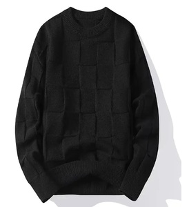 2025 New Arrival Men's High Quality Pullover Crew Neck Sweatshirt Customizable Best Seller for Winter Season Plain Dyed - Product Image 2