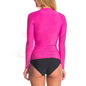 Camiseta de compresión deportiva para mujer, personalizada para ejercicio y estilo de vida activo, ropa elástica de alto rendimiento para entrenamiento físico y actividades al aire libre. - Product Image 3