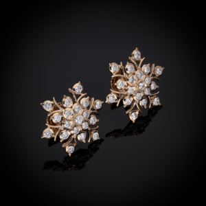 Boucles d'oreilles clous en or rose avec diamants ronds taille brillant sertis à griffes, bijoux de luxe pour femme pour mariage - Product Image 4