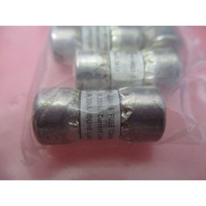 Fusible de Acción Rápida 30 AMAT 0910-0115, 300V 15A CT=1 F - Equipo y Piezas de Semiconductores de Confianza de Marca Global - Product Image 3