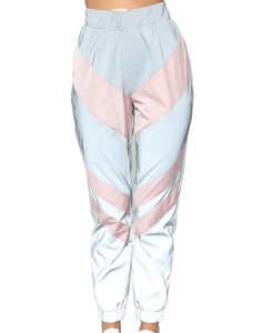 Conjuntos Deportivos Cortavientos para Mujer de Alta Calidad al por Mayor, Conjunto de Pantalón de Nailon Ligero Estampado de 2 Piezas, Elástico en 4 Direcciones, Servicio OEM - Product Image 3