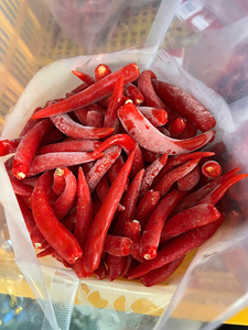 Piment et poivron crus surgelés IQF du Delta du Vietnam 1kg Couleur rouge naturelle Durée de conservation de 12 mois - Mme Diana - Product Image 3