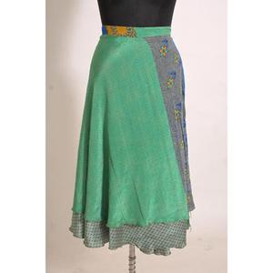 Jupe en soie à imprimé floral pour femmes, faite à la main, style bohème vintage - Product Image 1