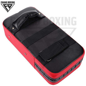 Bouclier de frappe en PVC souple réglable rouge et noir avec logo personnalisé, absorption des chocs élevée, léger pour l'entraînement de boxe - Product Image 2