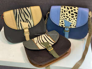 กระเป๋าหนังสะพายข้างสำหรับผู้หญิงของแท้หลากสี, สินค้ามาใหม่กระเป๋าสะพายคาดลำตัวหนังทำมือพิมพ์ลายสัตว์สุดหรูมีสายสะพาย - Product Image 3