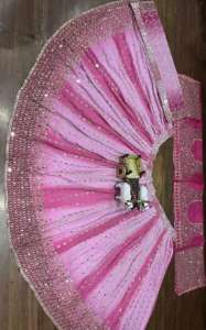 ชุดเลเฮนกาโชลีแบบดั้งเดิมผ้าจอร์เจตต์ฟ็อกซ์ทรงบาน 4 เมตร ตกแต่งด้วยงานกระจกแท้ ผ้าแคนแคนหลายชั้น เหมาะสำหรับงานแต่งงาน คุณภาพเยี่ยม - Product Image 5