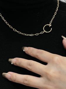 Collares Colgantes Personalizables de Lujo con Moissanita Plateada en Forma de Luna, Estilo Uña, para Regalos de San Valentín y Fiestas - Product Image 6