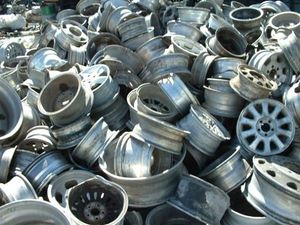 Déchets de jantes en alliage d'aluminium, déchets de moyeux de roue, matériau recyclable de haute qualité pour applications de fonderie et récupération de métaux - Product Image 3