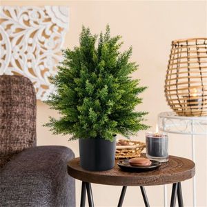 Set di 2 Alberi di Palma Artificiali Realistici in PE/PVC da 21,5 Pollici, Decorazioni per Matrimoni all'Aperto - Product Image 3