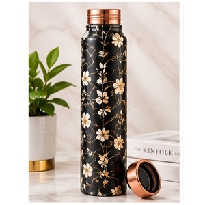 Bouteille d'eau en cuivre avec motif floral noir, gourde de voyage portable, bouteille d'eau à motif de feuilles monochrome - Product Image 5
