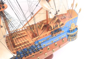 เรือจำลองไม้สานฟีลิปส์สีน้ำเงิน - งานฝีมือทำด้วยไม้ รุ่นเรือสเปนทรงสูง ตั้งโชว์ได้ ของสะสม ผลิตในเวียดนาม - Product Image 6