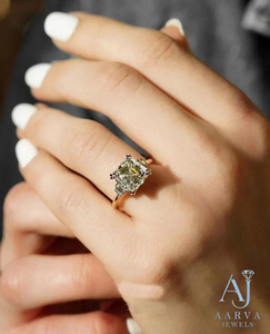 Anillo de Compromiso de Moissanita con Corte Esmeralda, Chapado en Oro, Certificado IGI, con Engaste de Garras, Anillo de Boda para Mujer, Joyería de Lujo, Regalo - Product Image 3