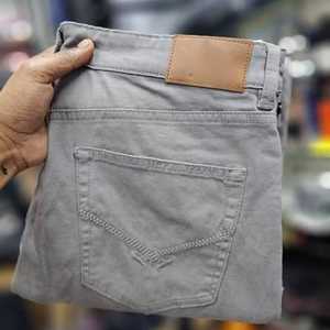 Pantalones Chinos de Algodón Lavado para Hombre, Corte Clásico, Cintura Media, Frente Plano, Tejido de Peso Medio, Diseño Casual de Cinco Bolsillos con Cierre de Botones - Product Image 2