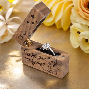 Boîte à bague de fiançailles en bois faite à la main avec inscription « Will You Marry Me » gravée, boîte d'emballage pour bijoux de mariage - Product Image 3