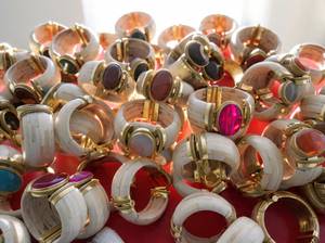 Brazalete Vintage de Hueso con Incrustaciones de Piedras Blancas, Hecho a Mano, Ecológico, Joyería Étnica para Mujer, Regalo de Navidad, HF CRAFTS - Product Image 4