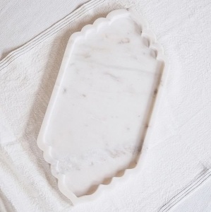Plateau rectangulaire en marbre blanc, plateau de service, plateau en marbre avec pieds dorés, plateau décoratif, plateau de table, plateau de luxe, plateau pour la décoration de la maison - Product Image 2