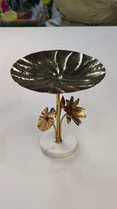 AR-RAZZAQ EXCLUSIVE GIFTING Présentoir à gâteaux en métal doré, support à fleurs, plateau de présentation, base en marbre, pour table, desserts et décorations de fête, fait main - Product Image 5