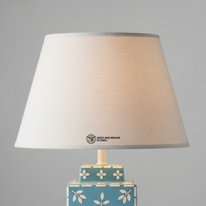 Lampe de table artisanale avec incrustation florale bleue |   Éclairage décoratif design pour la maison - Product Image 4