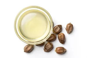 Aceite Portador de Palmiste 100% Puro Prensado en Frío para Cosméticos, Fabricación de Jabón, Cuidado Personal, Suministro al por Mayor - Product Image 2