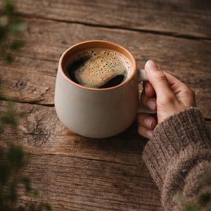 Tazas de Cerámica Premium con Acabado Mate Suave, Cuerpo Redondeado, Asa Cómoda, Diseño que Retiene el Calor, Ideal para Café, Té y Latte - Product Image 2