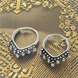 เงิน 925 สามเหลี่ยมฟองห่วงต่างหูออกแบบเครื่องประดับขายส่งโรงงานในประเทศไทย - Product Image 1